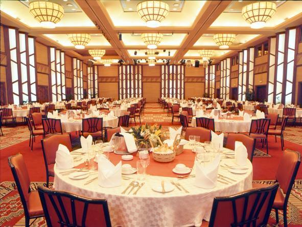 Safari Park Hotel - Dining 